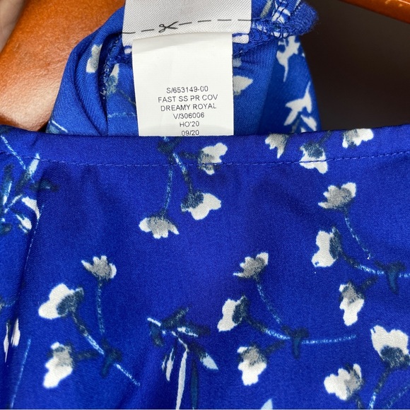 Banana Republic - Royal Blue and White Floral Blouse - Women’s XS - Picture 6 of 7